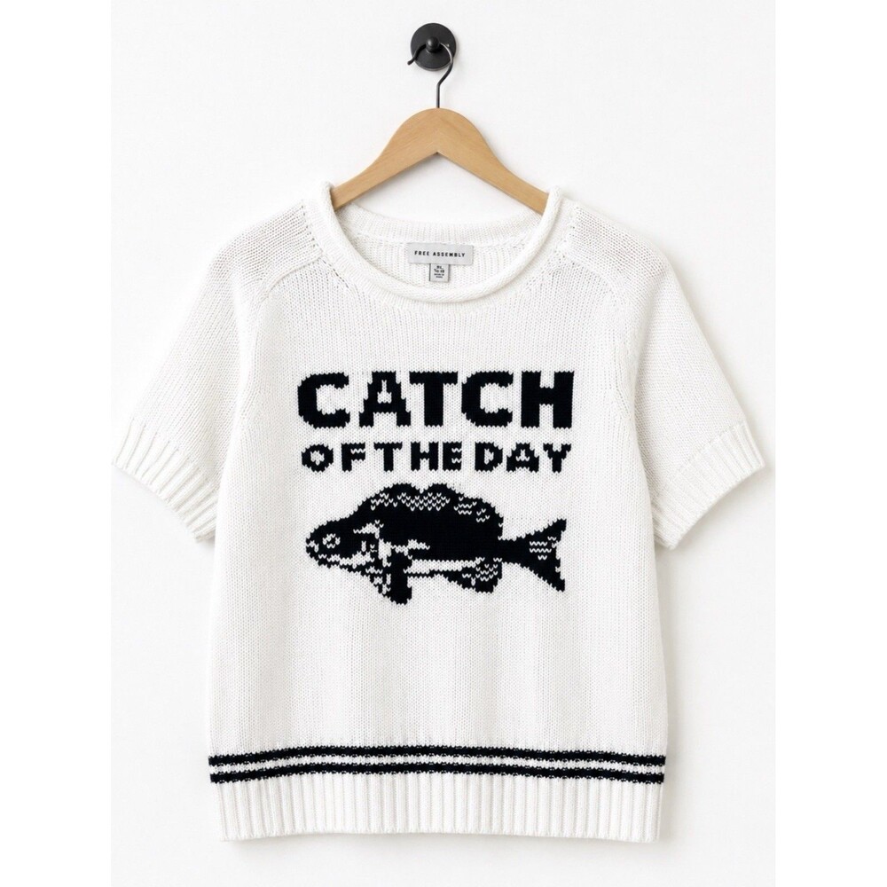 Free Assembly Women XL Catch of the Day Fish Short Sleeve Knit Sweater White